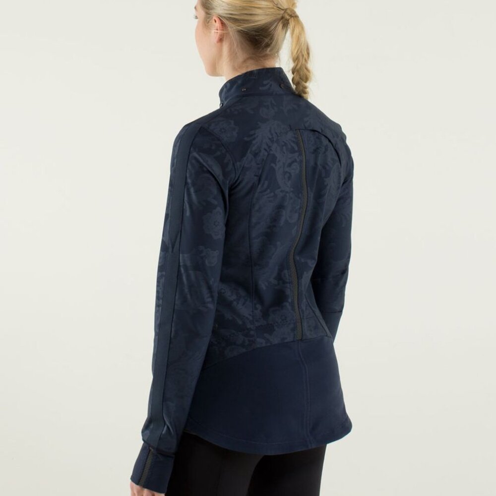 EUC - Lululemon Keep It Up Jacket * Reflective (US 8)